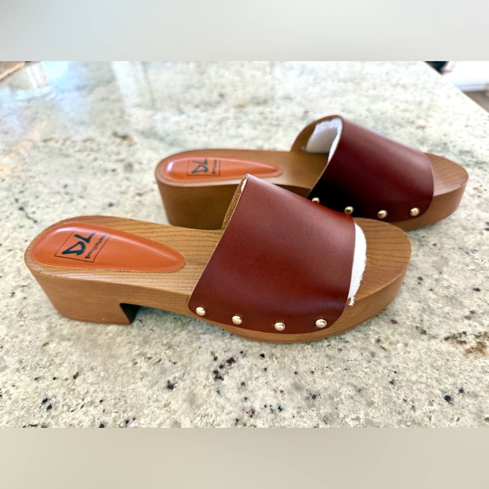 Dirty Laundry Women's Brown Slide Mules - Sandal